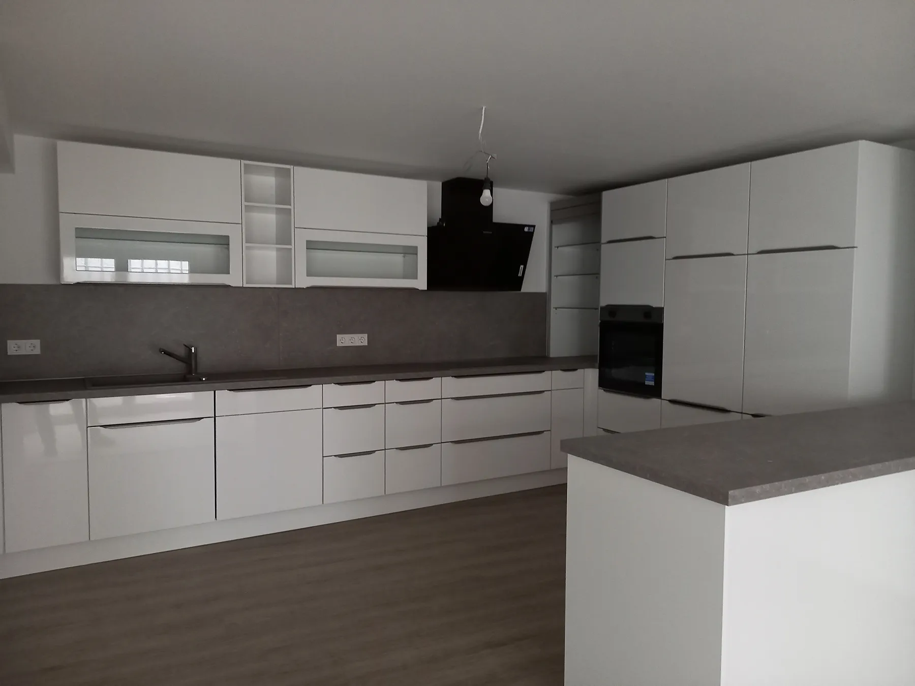Objektküche in Wohnung 4 – Detailansicht