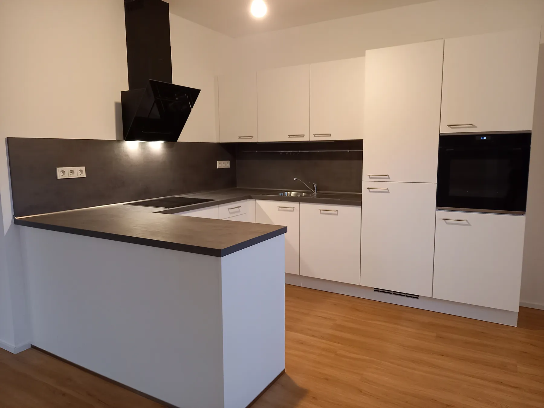 Objektküche in Wohnung 5 im Referenzobjekt in Bad Kreuznach